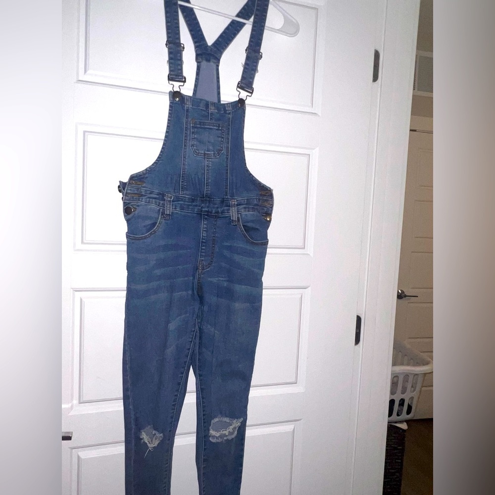 Women’s overalls ripped jeans